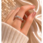 انگشتر نقره ای ظریف طرح گل نگین دار برند accessories
