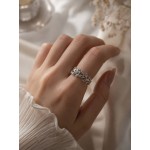 انگشتر نقره ای زنانه طرح برگ و گل نگین دار برند I am
