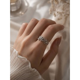 انگشتر نقره ای زنانه طرح برگ و گل نگین دار برند I am