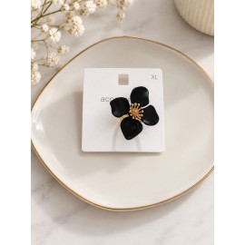 انگشتر طلایی زنانه طرح گل مشکی برند accessories