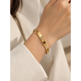 دستبند النگویی طلایی بیضی نگین دار برند accessories