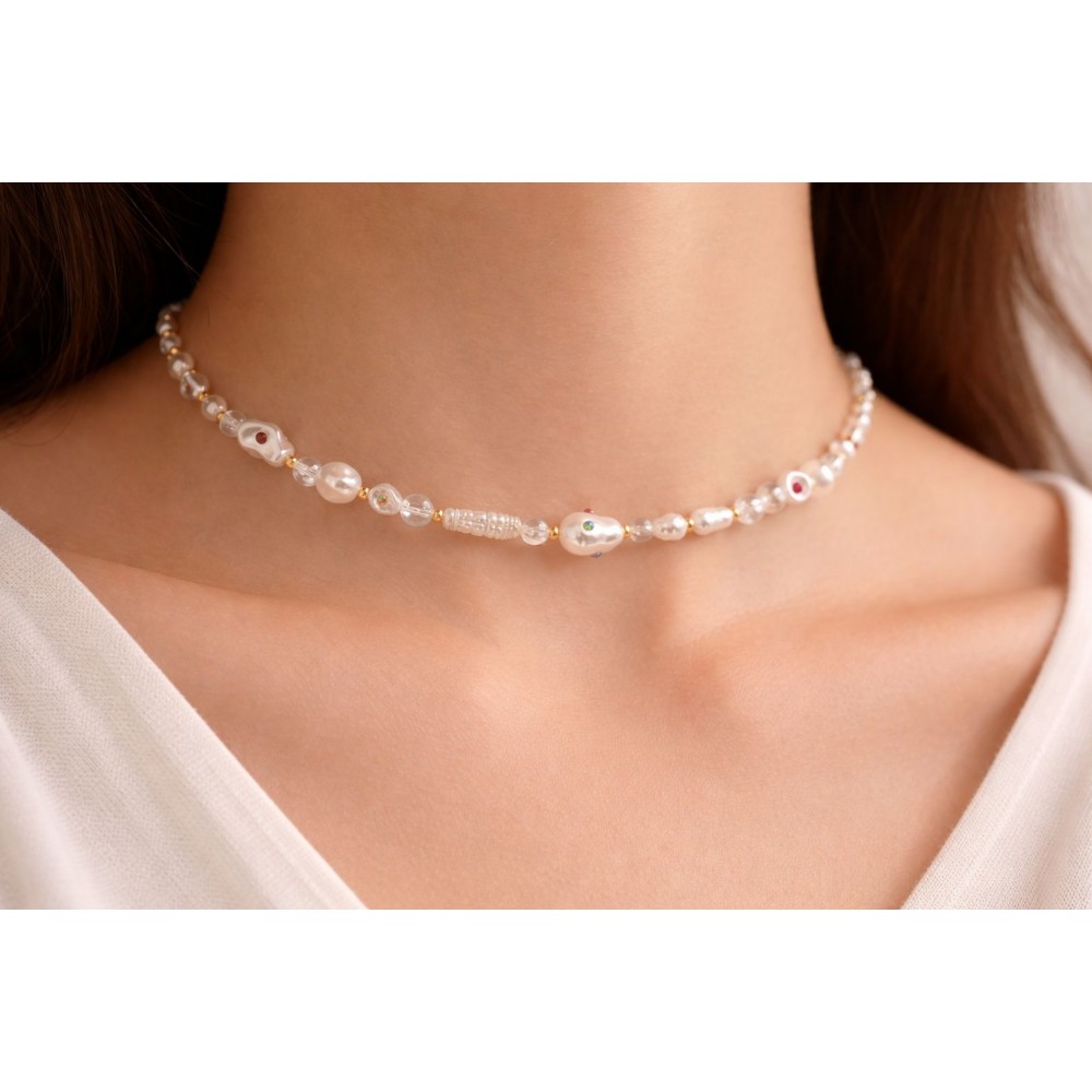 گردنبند مرواریدی سفید نگین کاری شده برند six