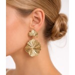 گوشواره مجلسی طلایی مدل برگ صدفی برند six