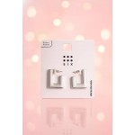 گوشواره میخی طرح L روکش نقره برند six