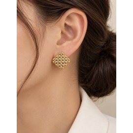 گوشواره مجلسی طلایی زنانه مدل مربعی نگین دار برند accessories