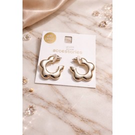 گوشواره زنانه نقره ای براق فانتزی طرح گل برند accessories