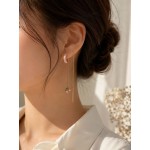 ست 2 عددی گوشواره نیم حلقه ای و بخیه ای طرح گیلاس برند six