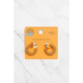 گوشواره روکش طلا نیم حلقه ای طرح برجسته برند accessories